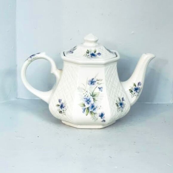 Vintage Sadler Windsor Pansy Tea Pot Lattice Trellis Embossed Floral Basketweave - Picture 2 of 9